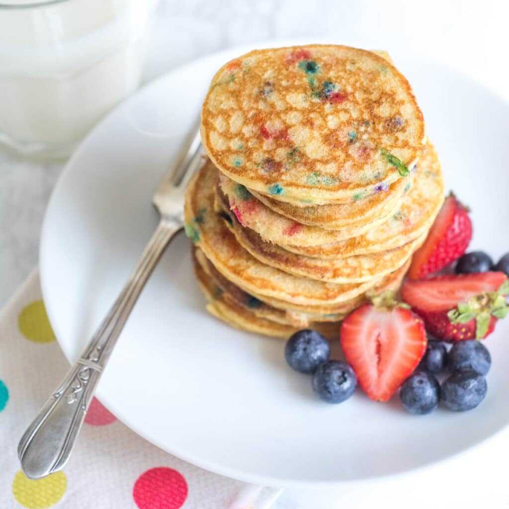 Funfetti Protein Pancakes (No Protein Powder...